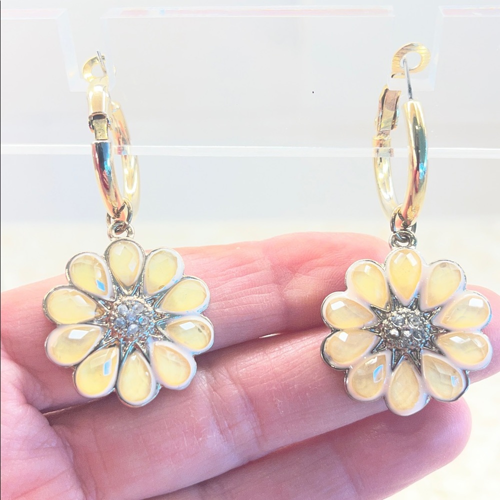 Vintage Daisy Earring Charms Rhinestone Center